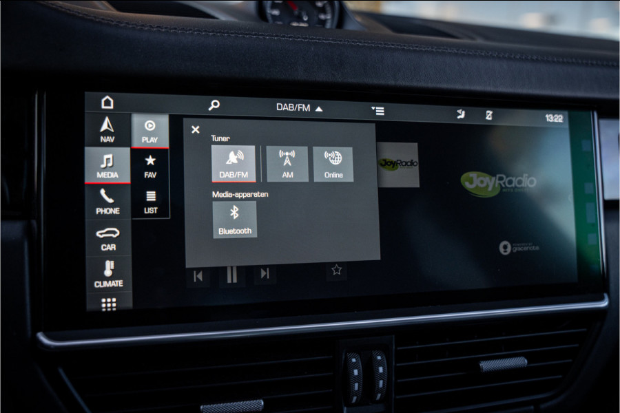 Porsche Cayenne 4.0 Turbo ** PCCB** Burmester ** Approved ** Panodak ** Trekhaak ** 18-weg Sportstoelen 4WS ** Adapt. Cruise ** Softclose ** NP 237K ** NL auto!!