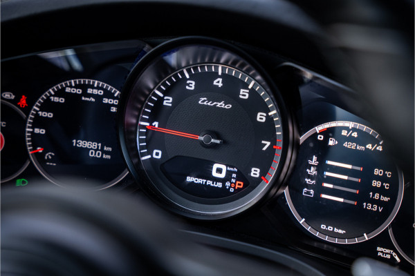 Porsche Cayenne 4.0 Turbo ** PCCB** Burmester ** Approved ** Panodak ** Trekhaak ** 18-weg Sportstoelen 4WS ** Adapt. Cruise ** Softclose ** NP 237K ** NL auto!!