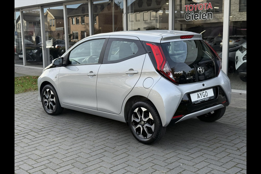 Toyota Aygo 1.0 VVT-i Automaat X-Joy | Lichtmetalen velgen, Apple CarPlay/Android auto, Parkeercamera, In hoogte verstelbare stoel