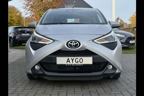 Toyota Aygo 1.0 VVT-i Automaat X-Joy | Lichtmetalen velgen, Apple CarPlay/Android auto, Parkeercamera, In hoogte verstelbare stoel