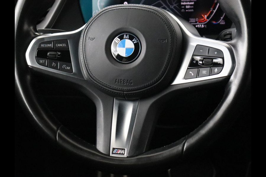 BMW 1-serie 118i High Executive | M Sport | Panoramadak | Head-Up | Leder | Harman/Kardon | Camera | Carplay | Stoelverwarming | Live Cockpit | Sfeerverlichting | Keyless | Navigatie | Sportstoelen | Full LED