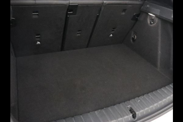 BMW 1-serie 118i High Executive | M Sport | Panoramadak | Head-Up | Leder | Harman/Kardon | Camera | Carplay | Stoelverwarming | Live Cockpit | Sfeerverlichting | Keyless | Navigatie | Sportstoelen | Full LED