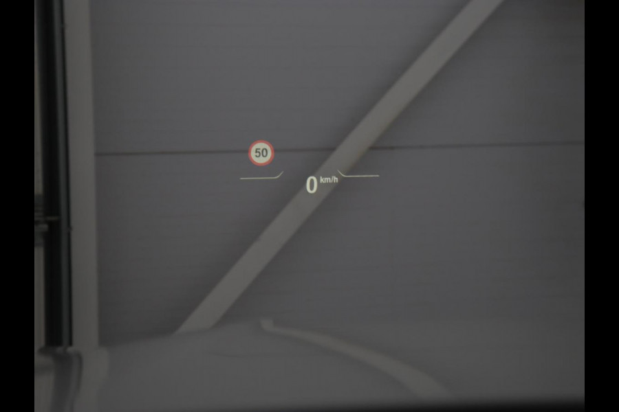 BMW 1-serie 118i High Executive | M Sport | Panoramadak | Head-Up | Leder | Harman/Kardon | Camera | Carplay | Stoelverwarming | Live Cockpit | Sfeerverlichting | Keyless | Navigatie | Sportstoelen | Full LED