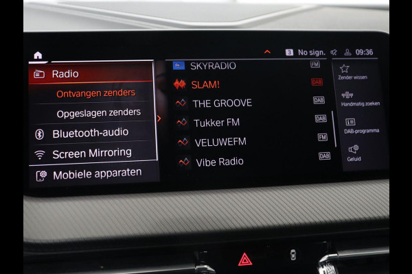 BMW 1-serie 118i High Executive | M Sport | Panoramadak | Head-Up | Leder | Harman/Kardon | Camera | Carplay | Stoelverwarming | Live Cockpit | Sfeerverlichting | Keyless | Navigatie | Sportstoelen | Full LED