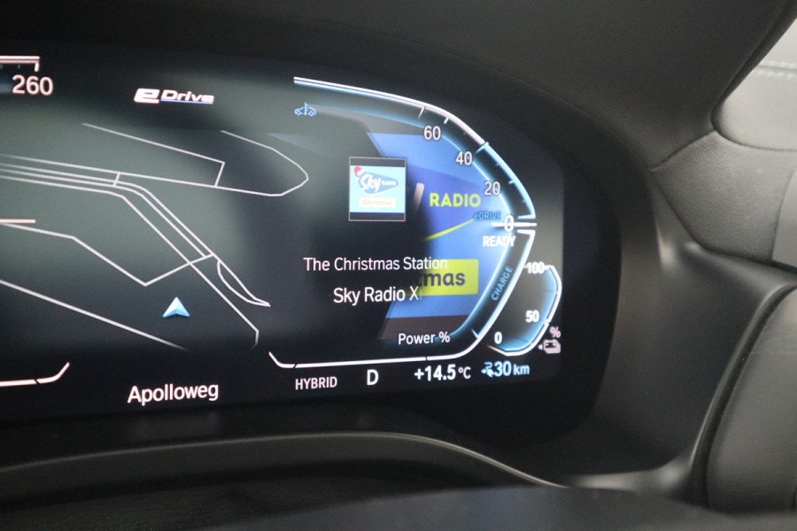 BMW X3 xDrive30e M-Sport SOH 87% / Panorama / 360 camera / Head-Up / Trekhaak / HiFi / Blackline /