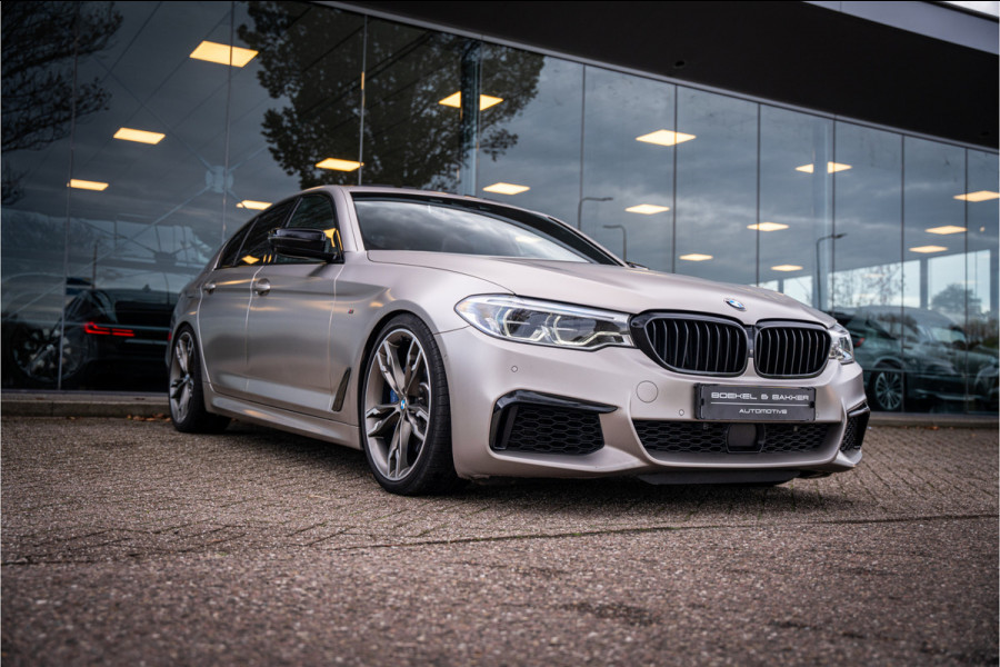 BMW 5 Serie M550i xDrive High Executive ** Entertainment ** Panodak **