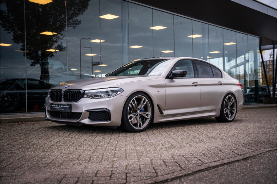 BMW 5 Serie M550i xDrive High Executive ** Entertainment ** Panodak **