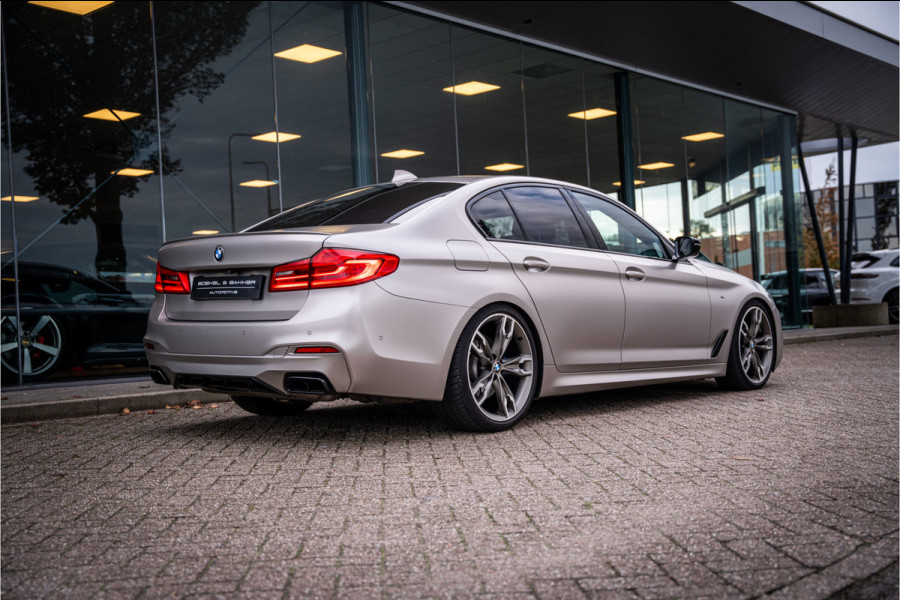 BMW 5 Serie M550i xDrive High Executive ** Entertainment ** Panodak **