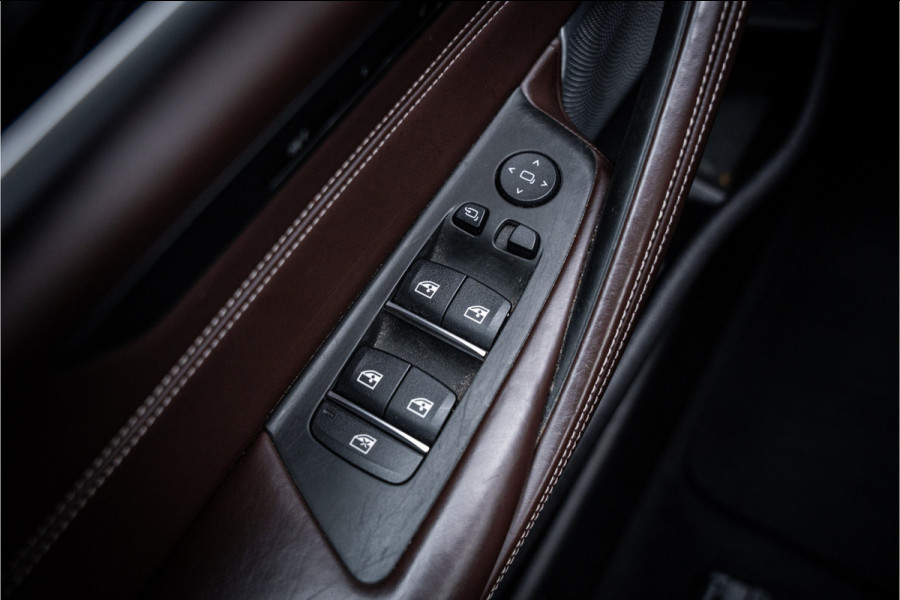 BMW 5 Serie M550i xDrive High Executive ** Entertainment ** Panodak **