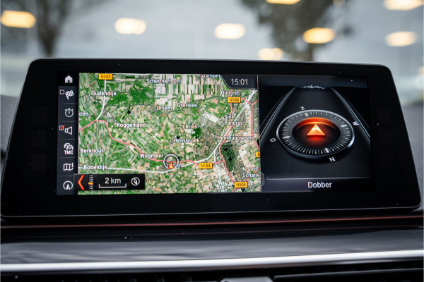 BMW 5 Serie M550i xDrive High Executive ** Entertainment ** Panodak **