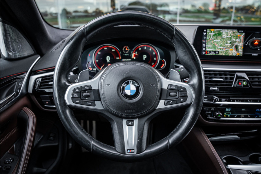 BMW 5 Serie M550i xDrive High Executive ** Entertainment ** Panodak **