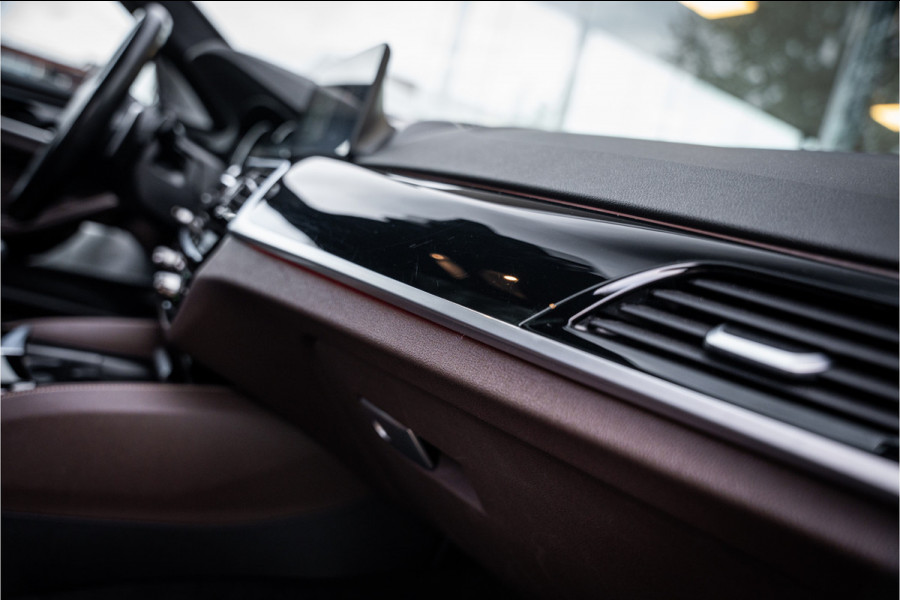 BMW 5 Serie M550i xDrive High Executive ** Entertainment ** Panodak **