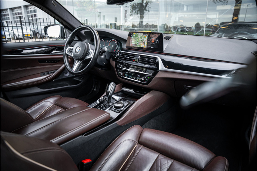 BMW 5 Serie M550i xDrive High Executive ** Entertainment ** Panodak **