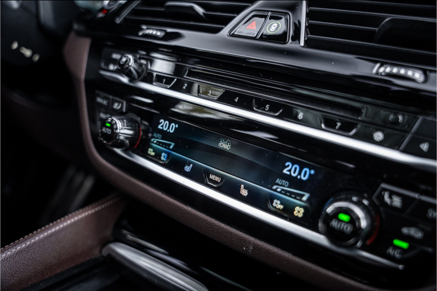 BMW 5 Serie M550i xDrive High Executive ** Entertainment ** Panodak **