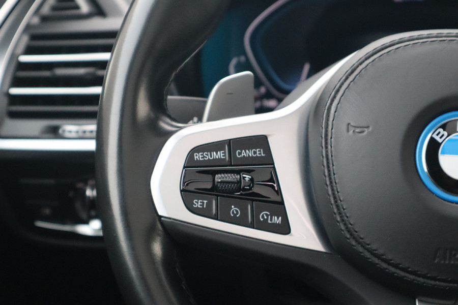 BMW X3 xDrive30e M-Sport SOH 87% / Panorama / 360 camera / Head-Up / Trekhaak / HiFi / Blackline /