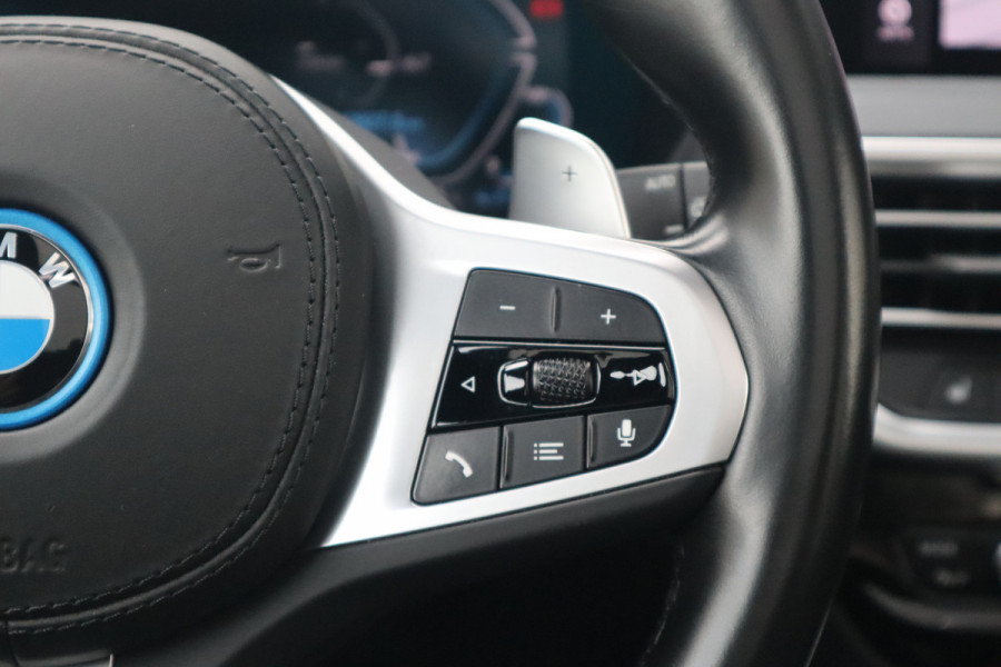 BMW X3 xDrive30e M-Sport SOH 87% / Panorama / 360 camera / Head-Up / Trekhaak / HiFi / Blackline /