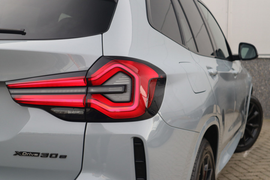 BMW X3 xDrive30e M-Sport SOH 87% / Panorama / 360 camera / Head-Up / Trekhaak / HiFi / Blackline /