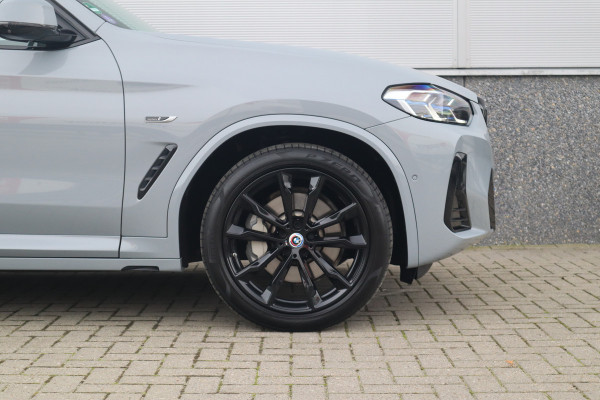 BMW X3 xDrive30e M-Sport SOH 87% / Panorama / 360 camera / Head-Up / Trekhaak / HiFi / Blackline /