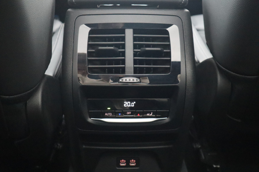 BMW X3 xDrive30e M-Sport SOH 87% / Panorama / 360 camera / Head-Up / Trekhaak / HiFi / Blackline /