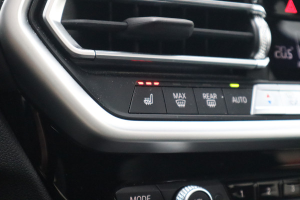 BMW X3 xDrive30e M-Sport SOH 87% / Panorama / 360 camera / Head-Up / Trekhaak / HiFi / Blackline /