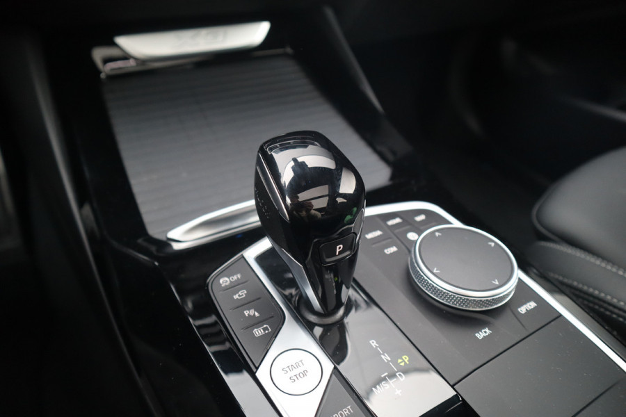BMW X3 xDrive30e M-Sport SOH 87% / Panorama / 360 camera / Head-Up / Trekhaak / HiFi / Blackline /