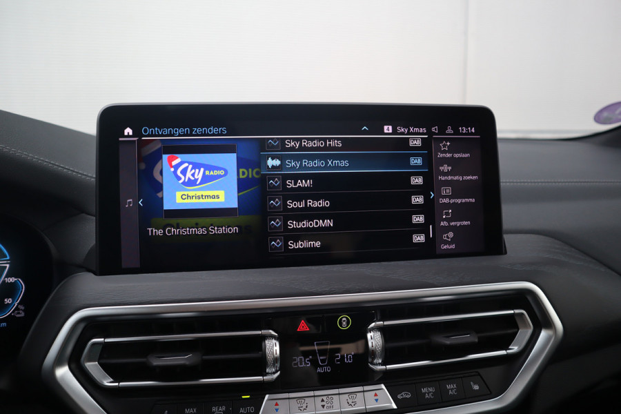 BMW X3 xDrive30e M-Sport SOH 87% / Panorama / 360 camera / Head-Up / Trekhaak / HiFi / Blackline /