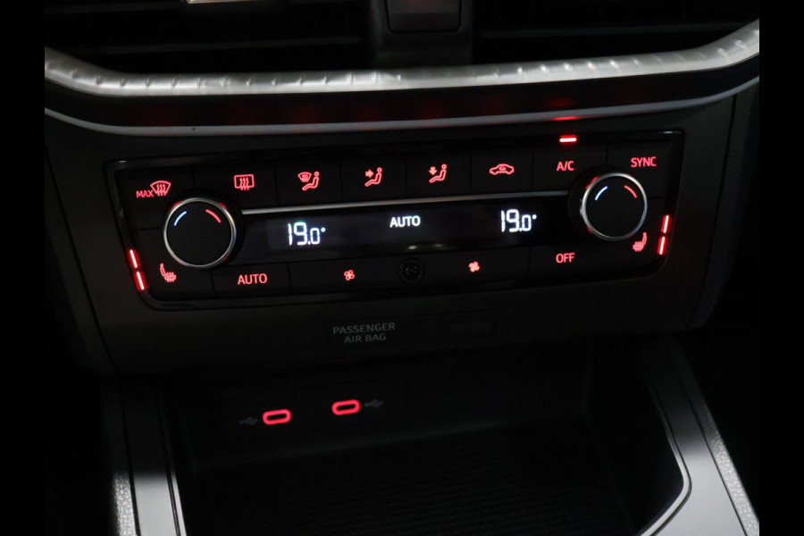 Seat Ibiza 1.0 EcoTSI Style Business Intense [APPLE CARPLAY, PDC V+A, CRUISE CONTROL, STOELVERWARMING, AUTOMATISCHE AIRCO, NAVIGATIE, NIEUWSTAAT]
