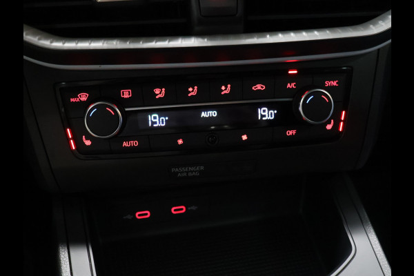 Seat Ibiza 1.0 EcoTSI Style Business Intense [APPLE CARPLAY, PDC V+A, CRUISE CONTROL, STOELVERWARMING, AUTOMATISCHE AIRCO, NAVIGATIE, NIEUWSTAAT]