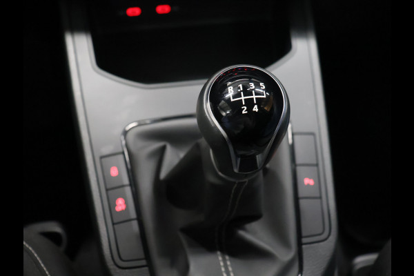 Seat Ibiza 1.0 EcoTSI Style Business Intense [APPLE CARPLAY, PDC V+A, CRUISE CONTROL, STOELVERWARMING, AUTOMATISCHE AIRCO, NAVIGATIE, NIEUWSTAAT]