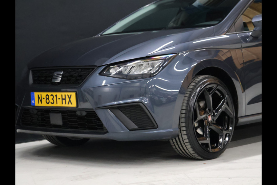 Seat Ibiza 1.0 EcoTSI Style Business Intense [APPLE CARPLAY, PDC V+A, CRUISE CONTROL, STOELVERWARMING, AUTOMATISCHE AIRCO, NAVIGATIE, NIEUWSTAAT]