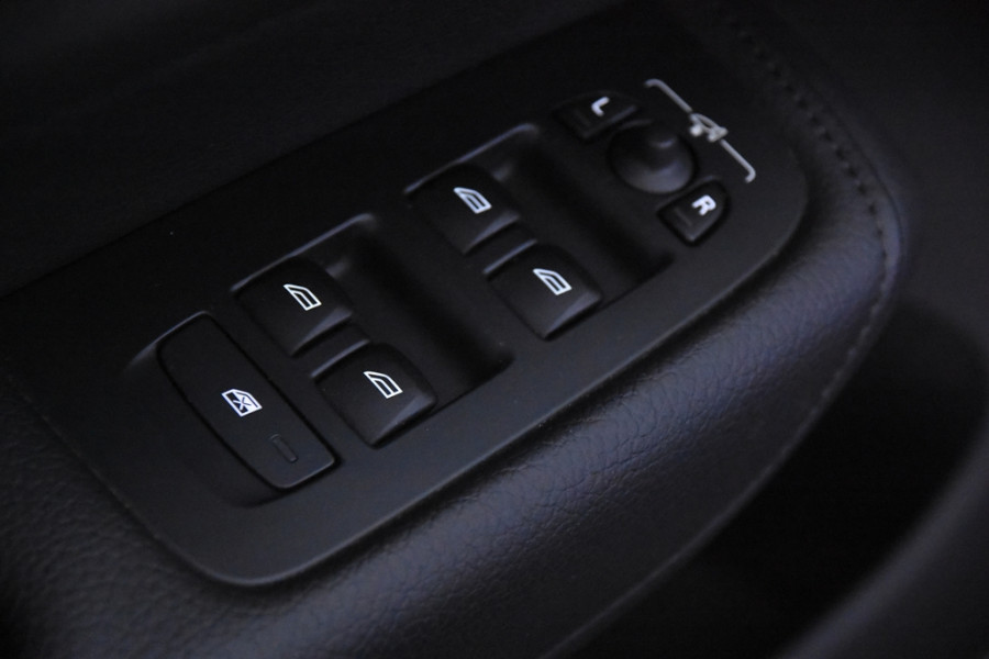 Volvo XC60 2.0 D3 Momentum *1ste Eigenaar*Leer*Camera*Trekhaak*