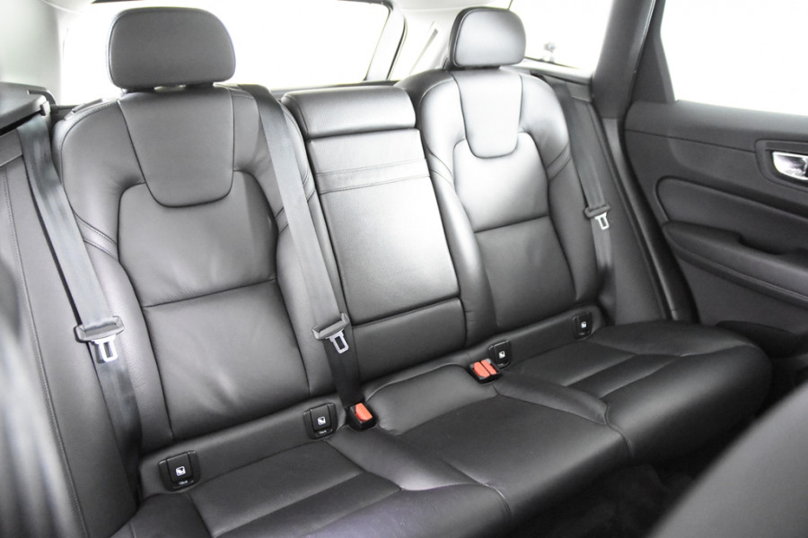 Volvo XC60 2.0 D3 Momentum *1ste Eigenaar*Leer*Camera*Trekhaak*