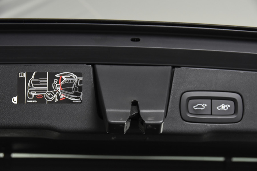 Volvo XC60 2.0 D3 Momentum *1ste Eigenaar*Leer*Camera*Trekhaak*