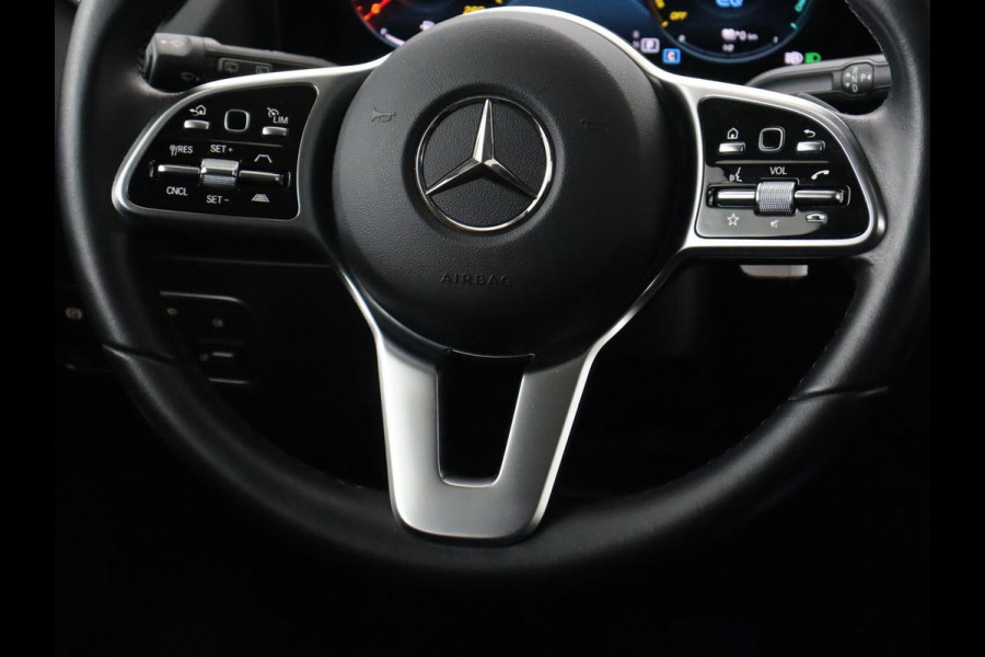 Mercedes-Benz B-Klasse 250e Urban Night | Adaptive cruise | Stoelverwarming | Camera | Carplay | Sfeerverlichting | Half leder | Full LED | Widescreen | Park Assist | Navigatie | PHEV | Plug In