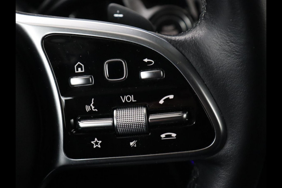 Mercedes-Benz B-Klasse 250e Urban Night | Adaptive cruise | Stoelverwarming | Camera | Carplay | Sfeerverlichting | Half leder | Full LED | Widescreen | Park Assist | Navigatie | PHEV | Plug In