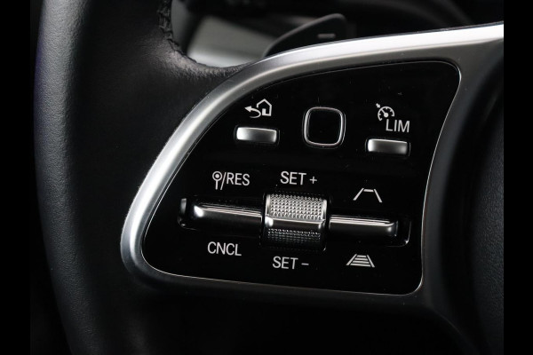 Mercedes-Benz B-Klasse 250e Urban Night | Adaptive cruise | Stoelverwarming | Camera | Carplay | Sfeerverlichting | Half leder | Full LED | Widescreen | Park Assist | Navigatie | PHEV | Plug In