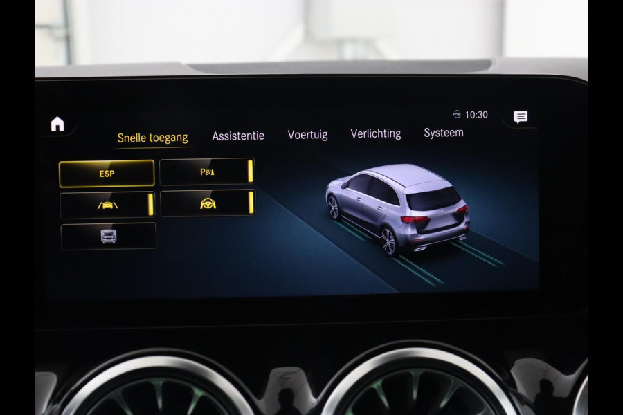 Mercedes-Benz B-Klasse 250e Urban Night | Adaptive cruise | Stoelverwarming | Camera | Carplay | Sfeerverlichting | Half leder | Full LED | Widescreen | Park Assist | Navigatie | PHEV | Plug In