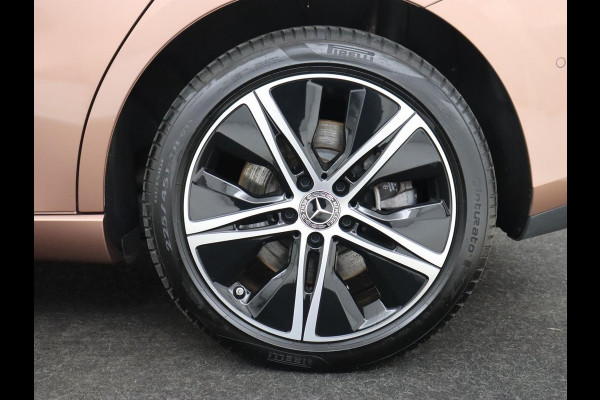 Mercedes-Benz B-Klasse 250e Urban Night | Adaptive cruise | Stoelverwarming | Camera | Carplay | Sfeerverlichting | Half leder | Full LED | Widescreen | Park Assist | Navigatie | PHEV | Plug In