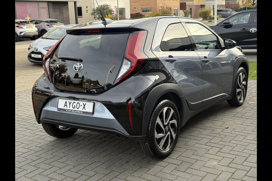 Toyota Aygo X 1.0 VVT-i S-CVT Automaat Pulse Plus | Stoelverwarming, Apple CarPlay/Android auto, Lichtmetalen velgen, Bi-Tone