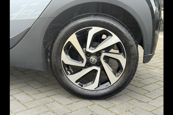 Toyota Aygo X 1.0 VVT-i S-CVT Automaat Pulse Plus | Stoelverwarming, Apple CarPlay/Android auto, Lichtmetalen velgen, Bi-Tone