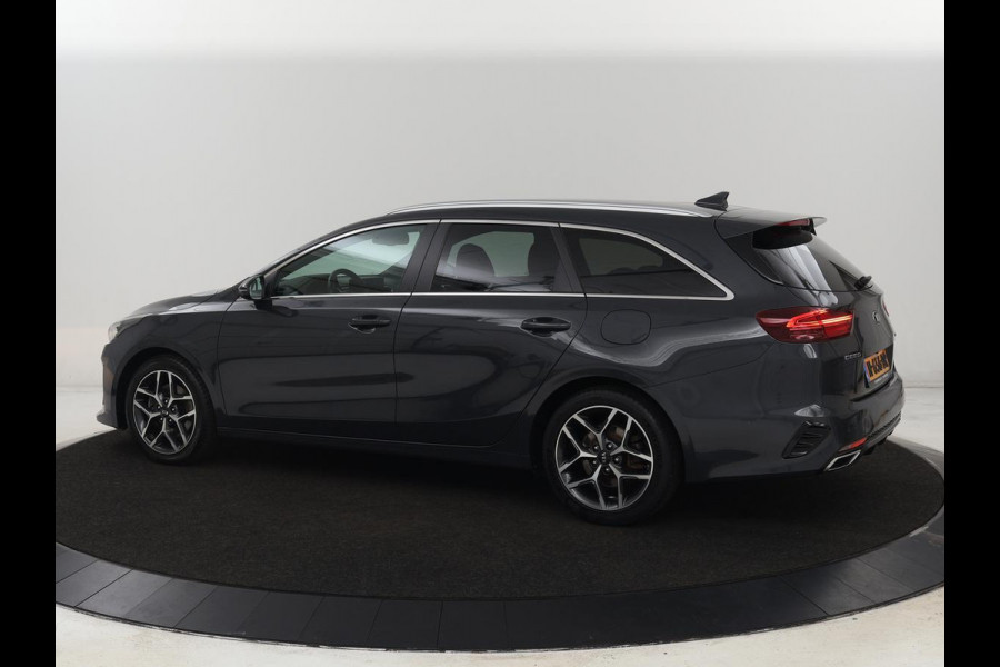 Kia Ceed 1.5 T-GDi GT-Line | Stoel & stuurverwarming | Trekhaak | Adaptive cruise | Camera | Keyless | Leder/Alcantara | Navigatie | Full LED | Sportstoelen | Bluetooth | Parkeerhulp