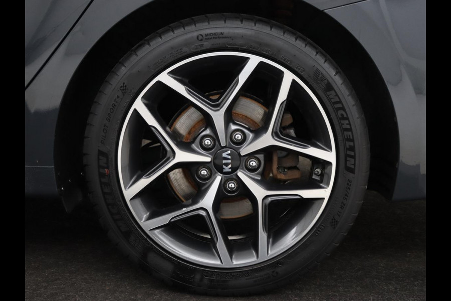 Kia Ceed 1.5 T-GDi GT-Line | Stoel & stuurverwarming | Trekhaak | Adaptive cruise | Camera | Keyless | Leder/Alcantara | Navigatie | Full LED | Sportstoelen | Bluetooth | Parkeerhulp