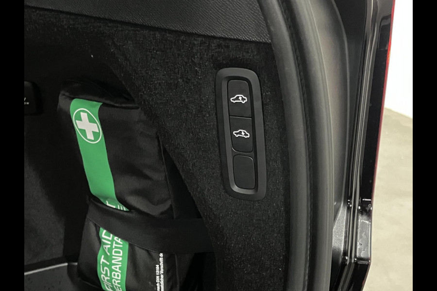 Volvo XC90 2.0 T8 4WD Ultra Dark Luchtvering | Bowers & Wilkins | Massage | Open Dak | 22" inch | Adaptive cruise | Stoelverwarming/-ventilatie