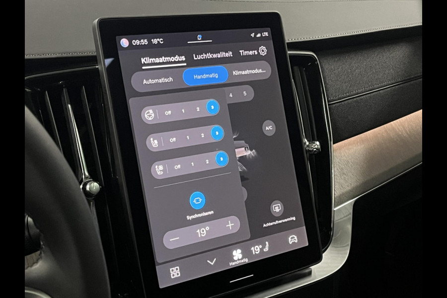 Volvo XC90 2.0 T8 4WD Ultra Dark Luchtvering | Bowers & Wilkins | Massage | Open Dak | 22" inch | Adaptive cruise | Stoelverwarming/-ventilatie