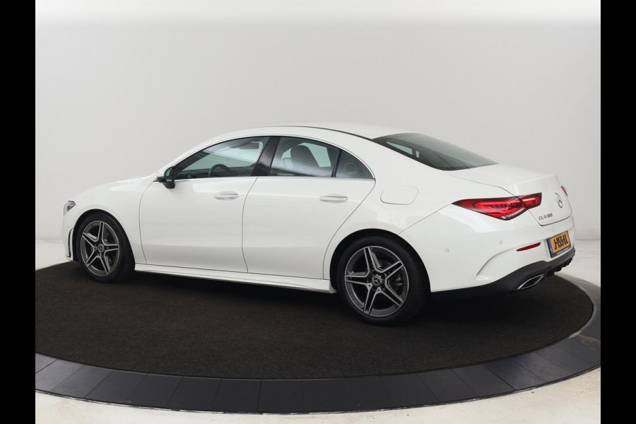 Mercedes-Benz CLA-Klasse 180 AMG | Carplay | Stoelverwarming | Camera | Navigatie | Leder/Alcantara | Sfeerverlichting | Park Assist | Full LED | Widescreen | Climate control | Sportstoelen | Cruise control