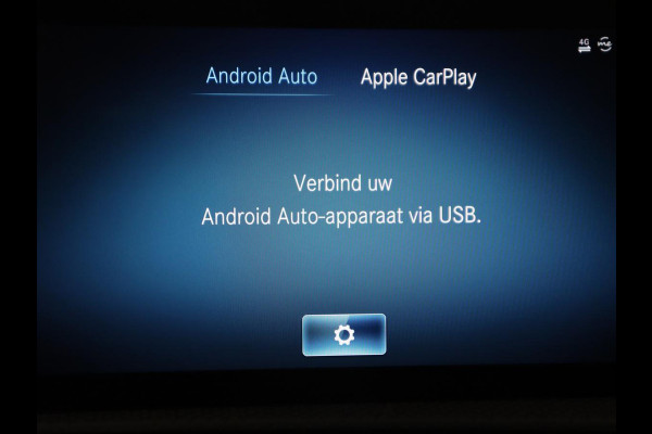 Mercedes-Benz CLA-Klasse 180 AMG | Carplay | Stoelverwarming | Camera | Navigatie | Leder/Alcantara | Sfeerverlichting | Park Assist | Full LED | Widescreen | Climate control | Sportstoelen | Cruise control