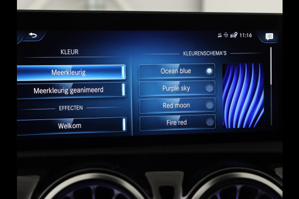 Mercedes-Benz CLA-Klasse 180 AMG | Carplay | Stoelverwarming | Camera | Navigatie | Leder/Alcantara | Sfeerverlichting | Park Assist | Full LED | Widescreen | Climate control | Sportstoelen | Cruise control
