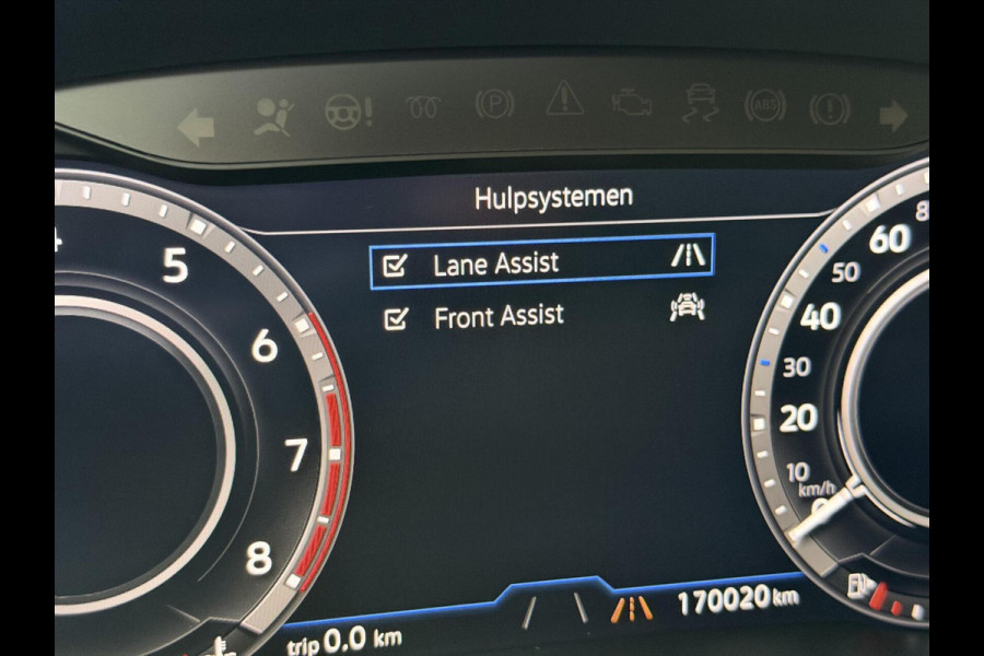 Volkswagen Tiguan 1.4 TSI R-line Handgeschakeld | Half/leer | R-line stuurwiel | LED verlichting | Stoelverwarming | Zwarte hemelbekleding | Apple