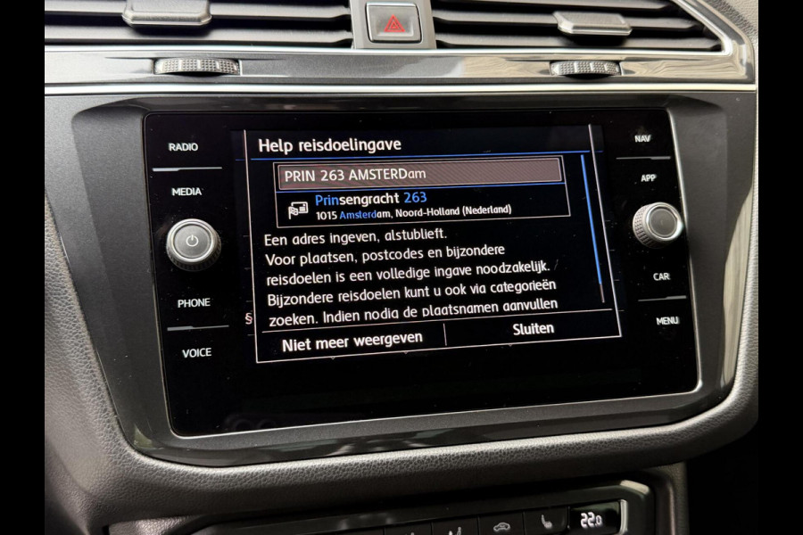 Volkswagen Tiguan 1.4 TSI R-line Handgeschakeld | Half/leer | R-line stuurwiel | LED verlichting | Stoelverwarming | Zwarte hemelbekleding | Apple