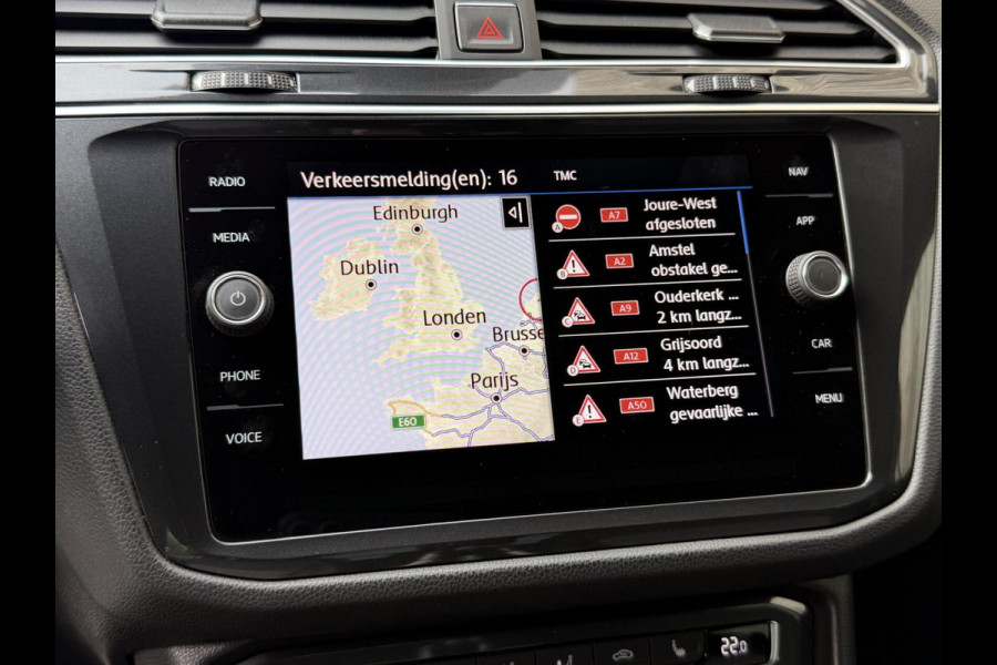 Volkswagen Tiguan 1.4 TSI R-line Handgeschakeld | Half/leer | R-line stuurwiel | LED verlichting | Stoelverwarming | Zwarte hemelbekleding | Apple